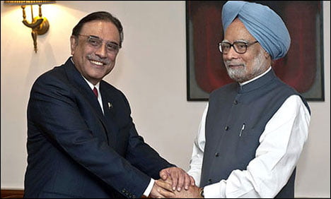 Meeting of Asif Zardari and indian Prime Minister Manmohan Singh